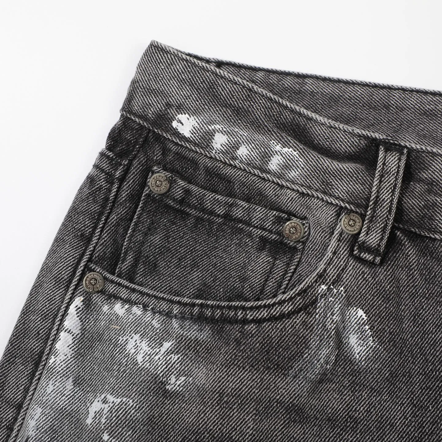 P340 top version GALLERY DEPT & Chrome hearts washed jeans with co-branded blue, yellow, black, white and multi-color stitching. Really restores the ultimate vintage texture. Three-dimensional version. Loose and comfortable, not picky about body shape. Makes taller and slimmer. Factory Seiko. Original factory quality control. Same style for men and women. Can be matched with couples. Versatile recommendation. Must-have jeans for all seasons. Fashionistas have been disappointed. From the quality selection of fabrics, the tailoring of details, and the matching of patterns, they are all impeccable! It is so handsome when worn...men, women, old and young can easily wear it! The craftsmanship is made of heavy-duty washed pure cotton denim fabric. After washing, it is soft and thick and looks very stylish when worn. Color: black Size: 28 30 32 34 36